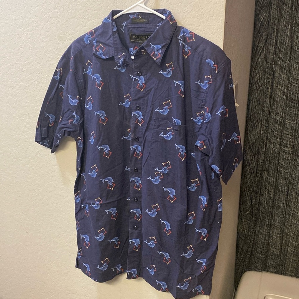 M.E. Sport buttondown business casual collar shirt.